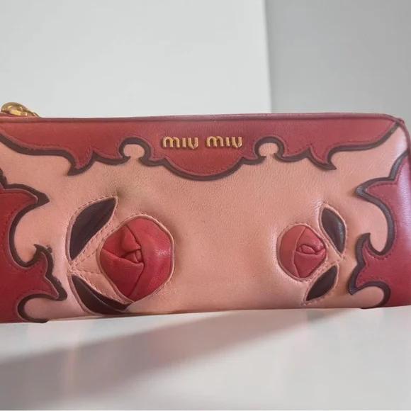 Miu Miu Red and Pink Rose Limited Edition 3/4 Zip Long Wallet - Picture 15 of 15